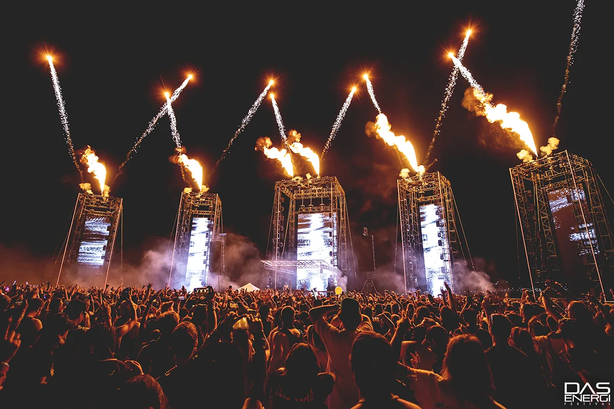 Das Energi 2023 stage and crowd